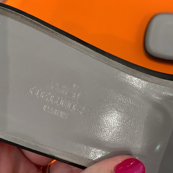Hermes Slides. Worn once! Size 7. Silver. Pristine - Picture 3 of 7